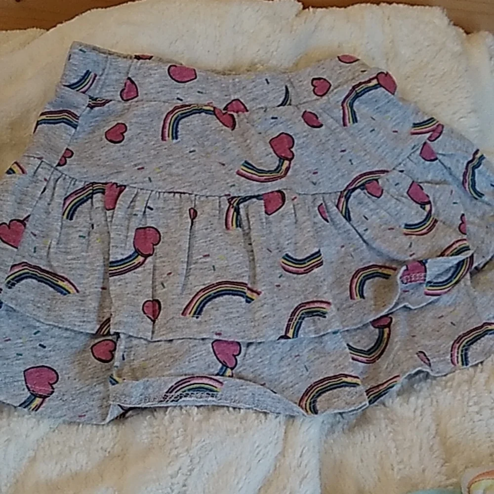 Girls 5T bundle Summer Dress skort skirts tee shirt with leggings pre-owned